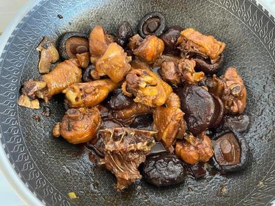 香菇烧鸡的做法家常