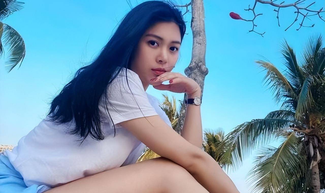 今年28岁的吕晨曦曾经在2013年被指获得tvb的邀请参.