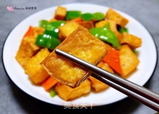 油豆腐和什么炒好吃